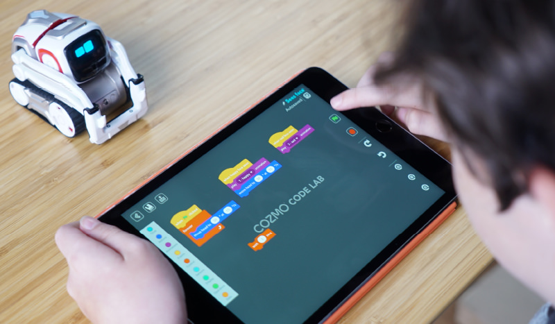 Meet Cozmo Life